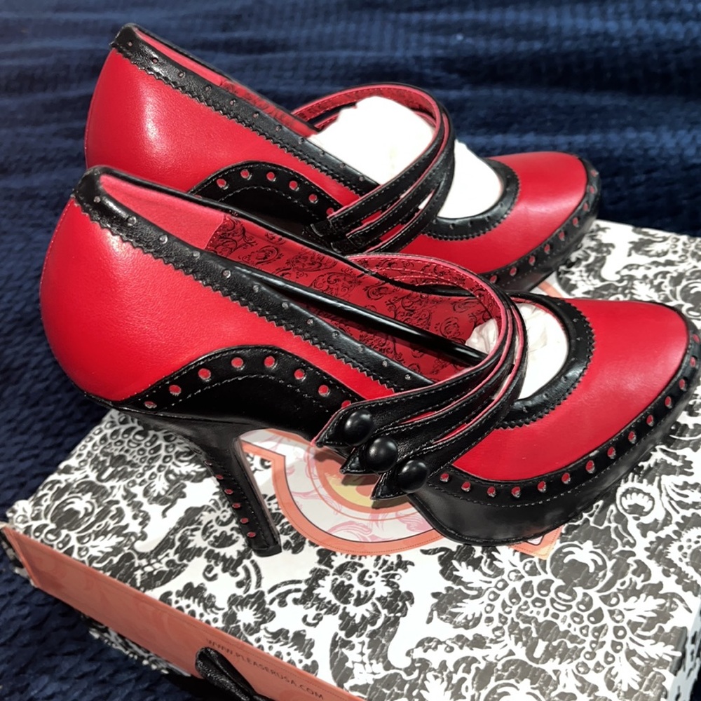 Bordello Pumps - Picture 3 of 7